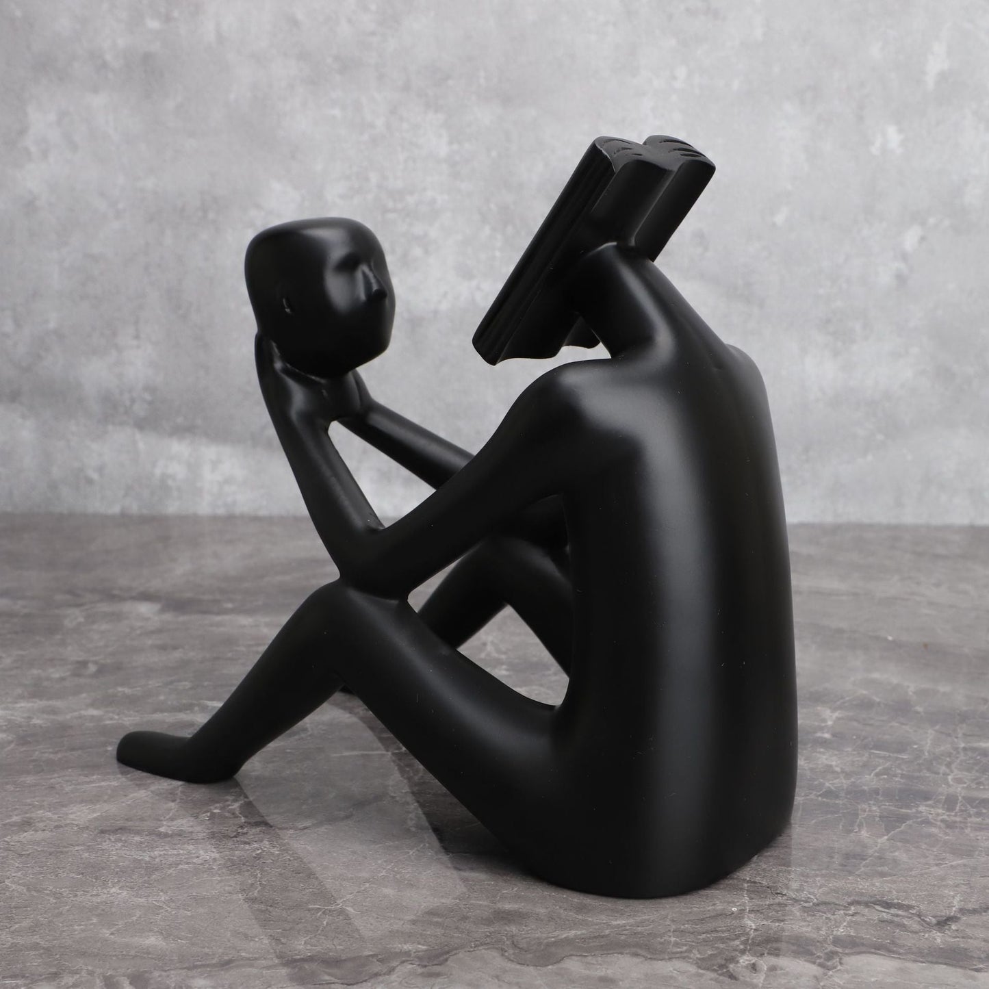 Creative Readers Statue Resin Figures Modern Home Living Room Decoration Office Desk Accessories Miniature Bookshelf Decoration
